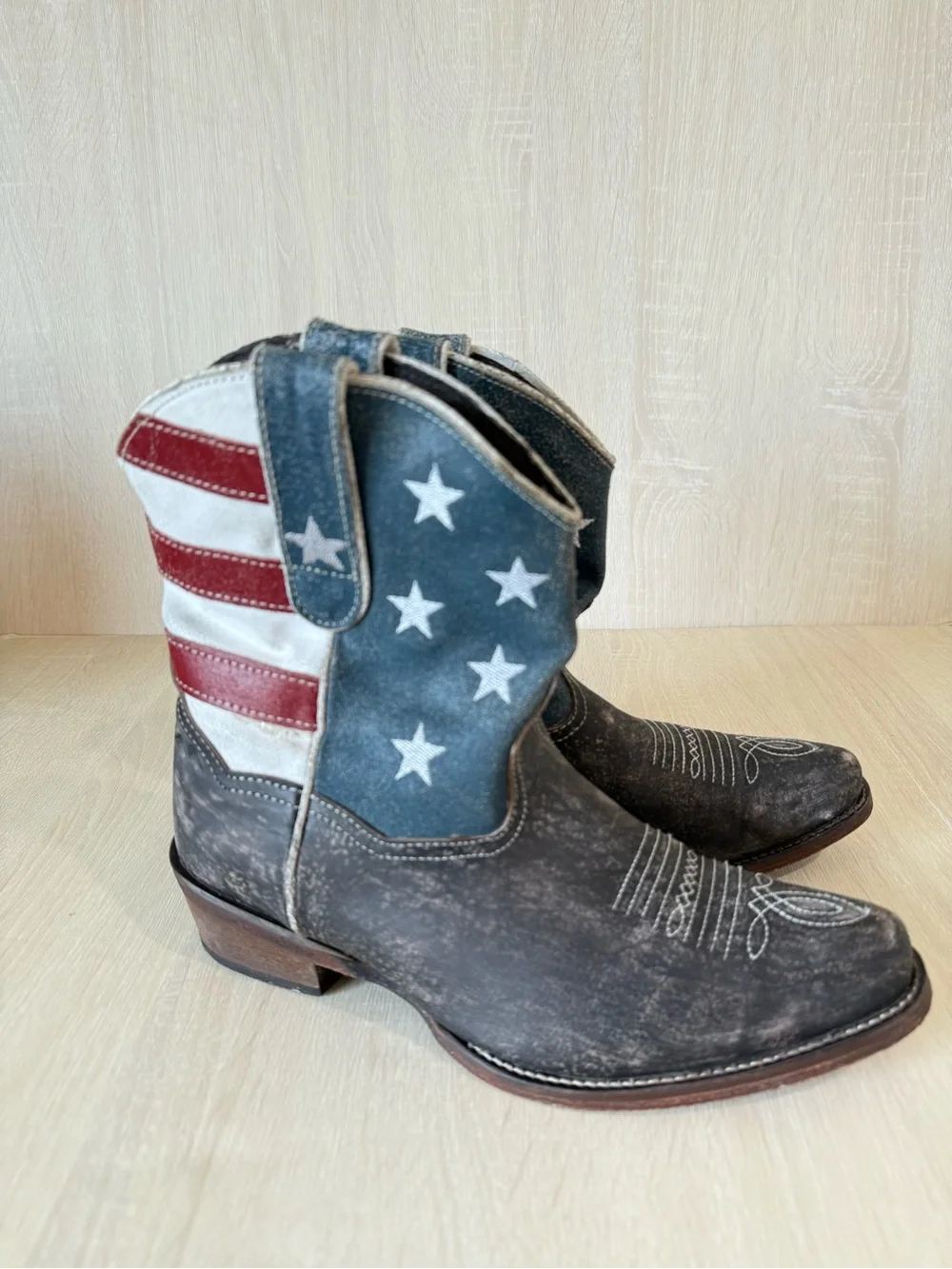 Roper women’s western